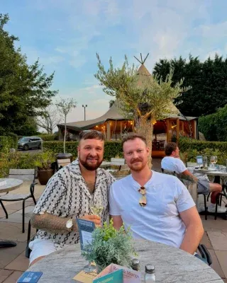 Who else is missing these sunsets and warm evenings already? 🌅

Alfresco dinners, tables full of good food and those evenings where you could happily sit outside for hours - summer, you were very good to us ☀️

But we have to admit, we’re excited for cosy season to begin… 🍂🔥

📸 @chrissharratt_